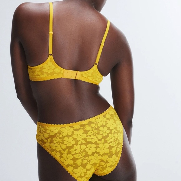 NWT SavagexFenty LAVISHLACE GARTER SKIRT andHipster Panty 12-14 TopazYellow I48 - Picture 5 of 9